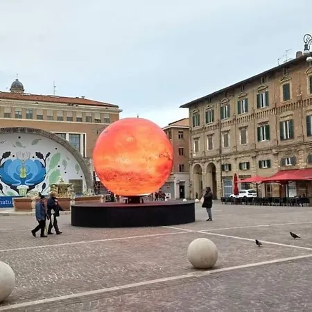Il Nido Di Silvia A Due Passi Dal Teatro Rossini بيزارو